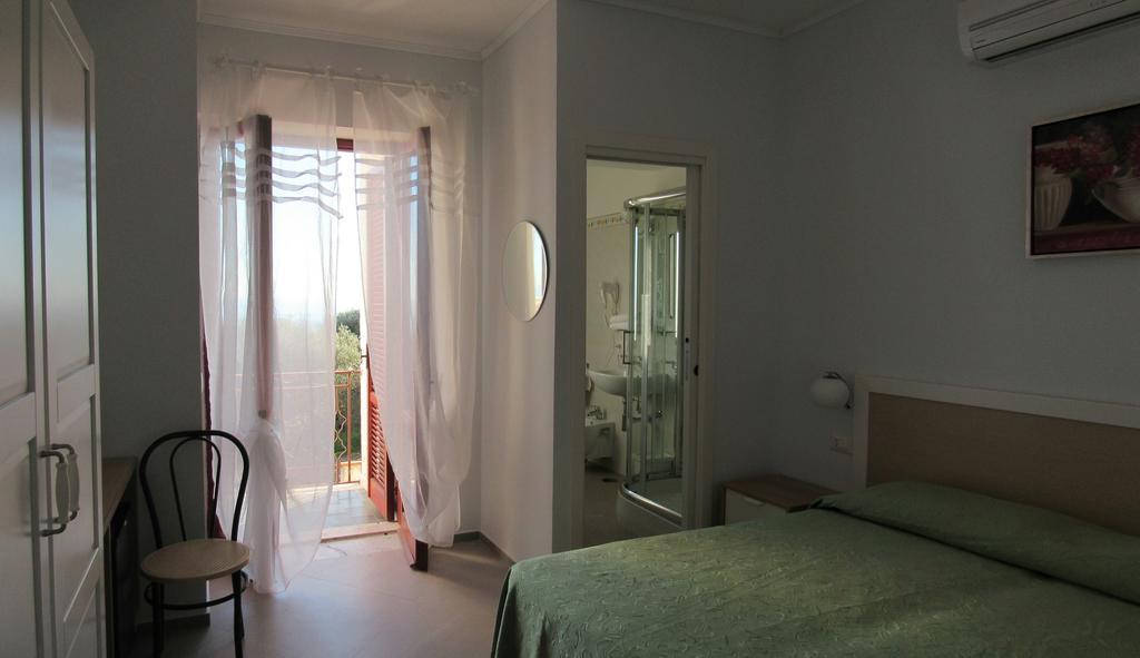 Hotel Santa Rosalia มารีนาดีกาเมโรตา ภายนอก รูปภาพ