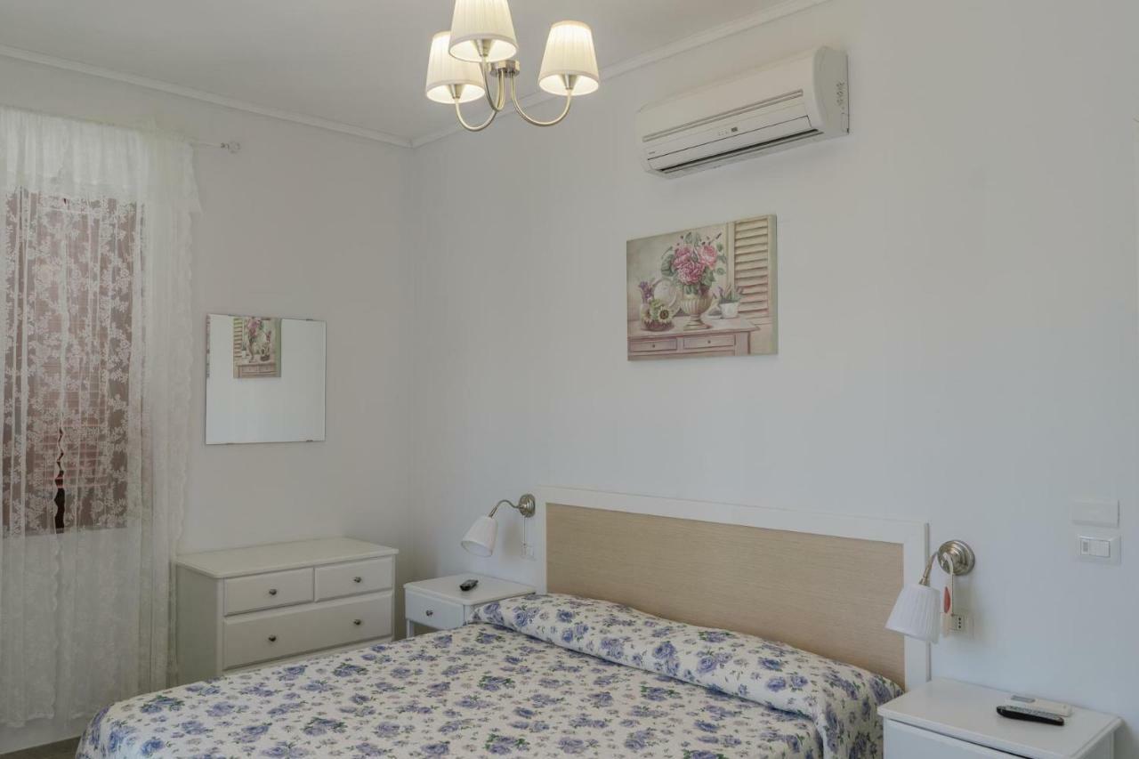 Hotel Santa Rosalia มารีนาดีกาเมโรตา ภายนอก รูปภาพ